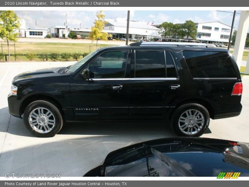 Tuxedo Black Metallic / Charcoal Black 2010 Lincoln Navigator