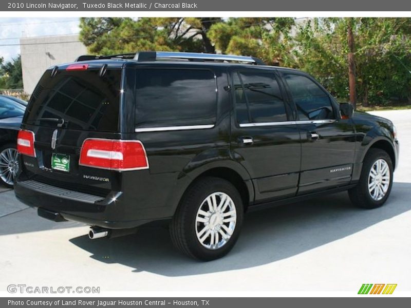 Tuxedo Black Metallic / Charcoal Black 2010 Lincoln Navigator