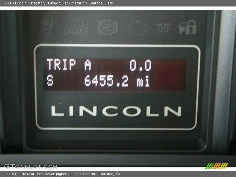 Tuxedo Black Metallic / Charcoal Black 2010 Lincoln Navigator