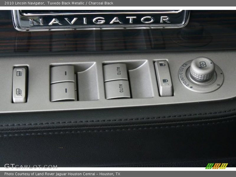 Controls of 2010 Navigator 