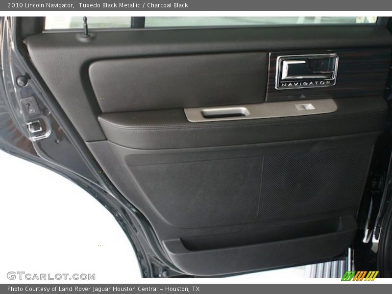  2010 Navigator  Charcoal Black Interior