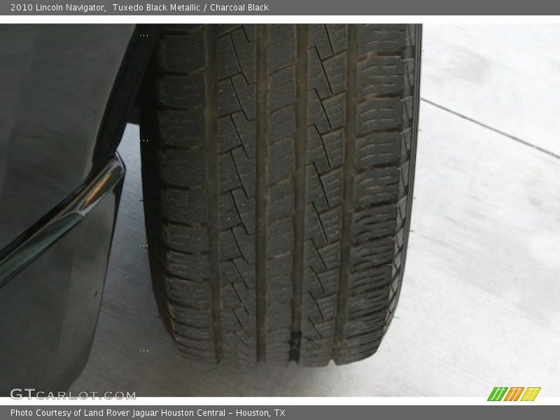 Tuxedo Black Metallic / Charcoal Black 2010 Lincoln Navigator