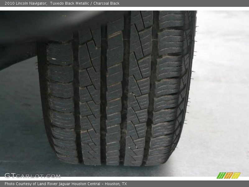 Tuxedo Black Metallic / Charcoal Black 2010 Lincoln Navigator