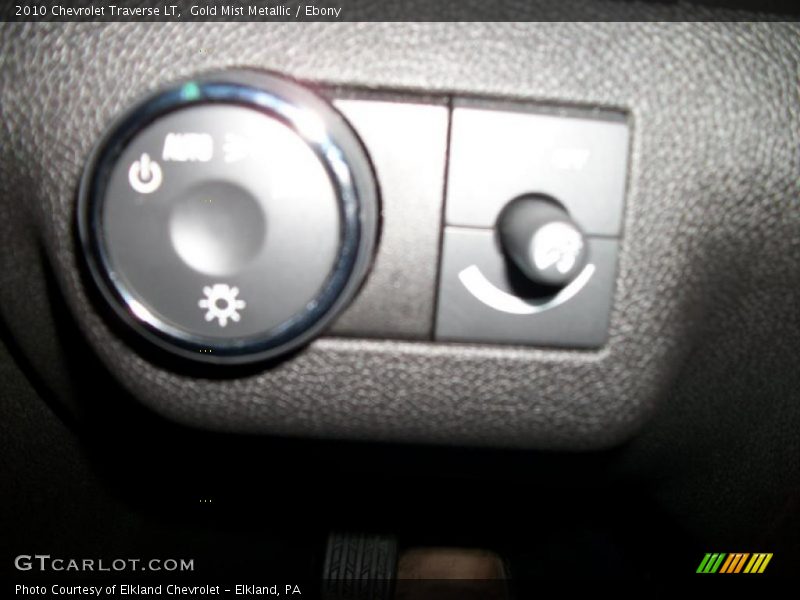 Gold Mist Metallic / Ebony 2010 Chevrolet Traverse LT