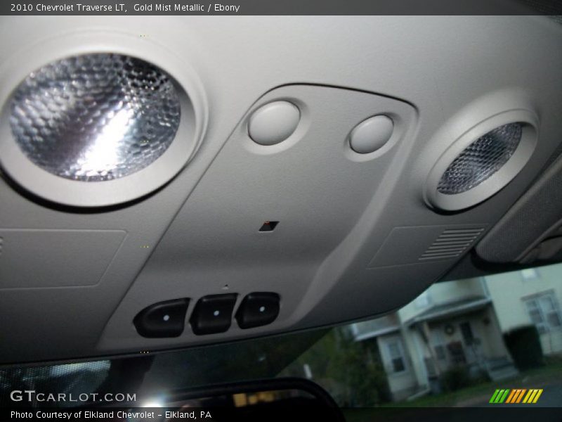Gold Mist Metallic / Ebony 2010 Chevrolet Traverse LT