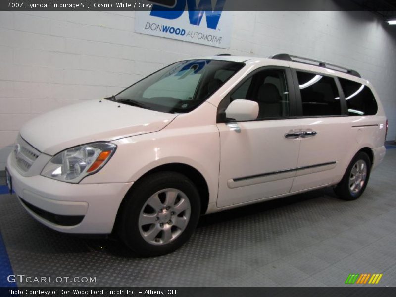 Cosmic White / Gray 2007 Hyundai Entourage SE