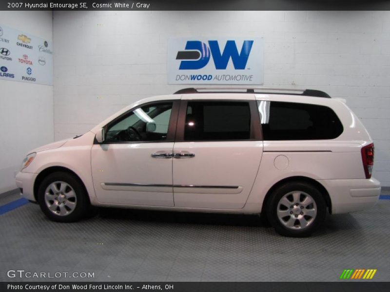 Cosmic White / Gray 2007 Hyundai Entourage SE
