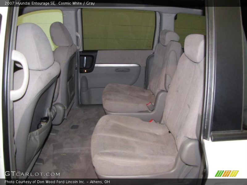 Cosmic White / Gray 2007 Hyundai Entourage SE