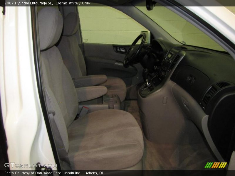 Cosmic White / Gray 2007 Hyundai Entourage SE