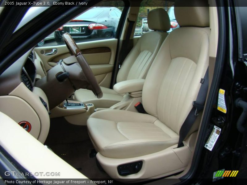  2005 X-Type 3.0 Ivory Interior