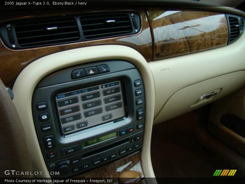 Ebony Black / Ivory 2005 Jaguar X-Type 3.0