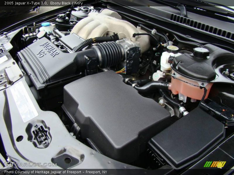 Ebony Black / Ivory 2005 Jaguar X-Type 3.0