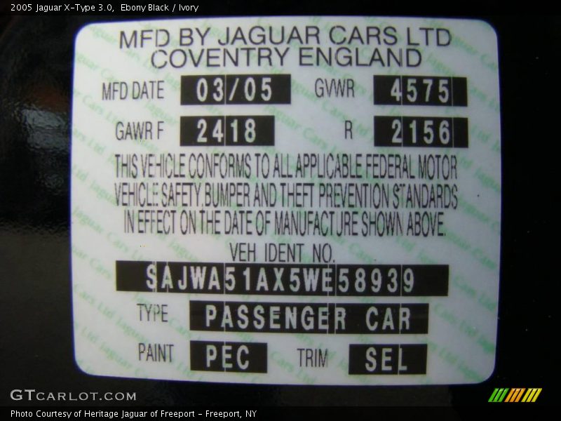 Ebony Black / Ivory 2005 Jaguar X-Type 3.0