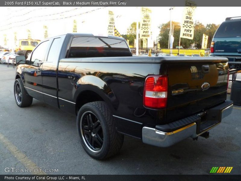 Black / Medium Flint/Dark Flint Grey 2005 Ford F150 XLT SuperCab