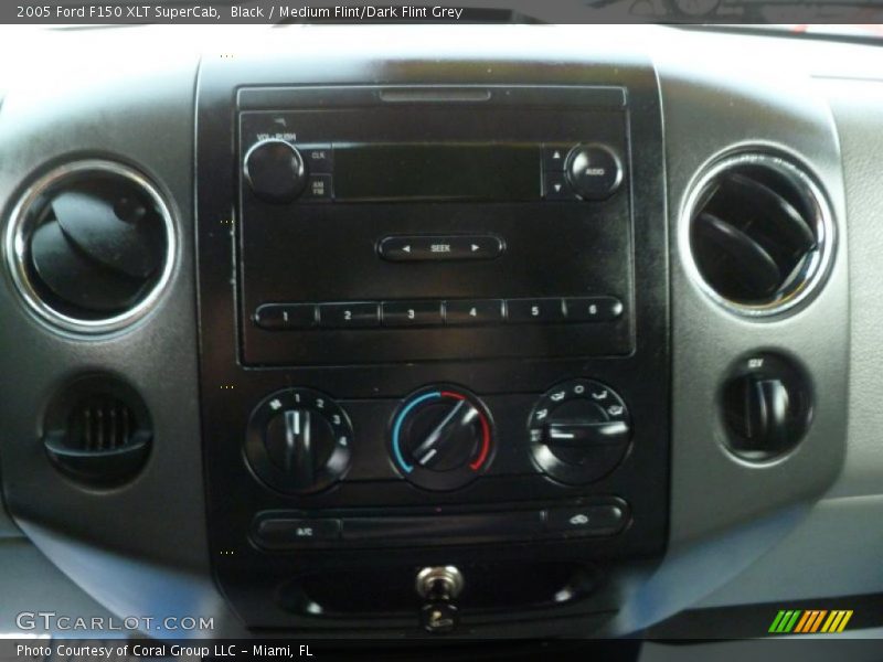 Black / Medium Flint/Dark Flint Grey 2005 Ford F150 XLT SuperCab