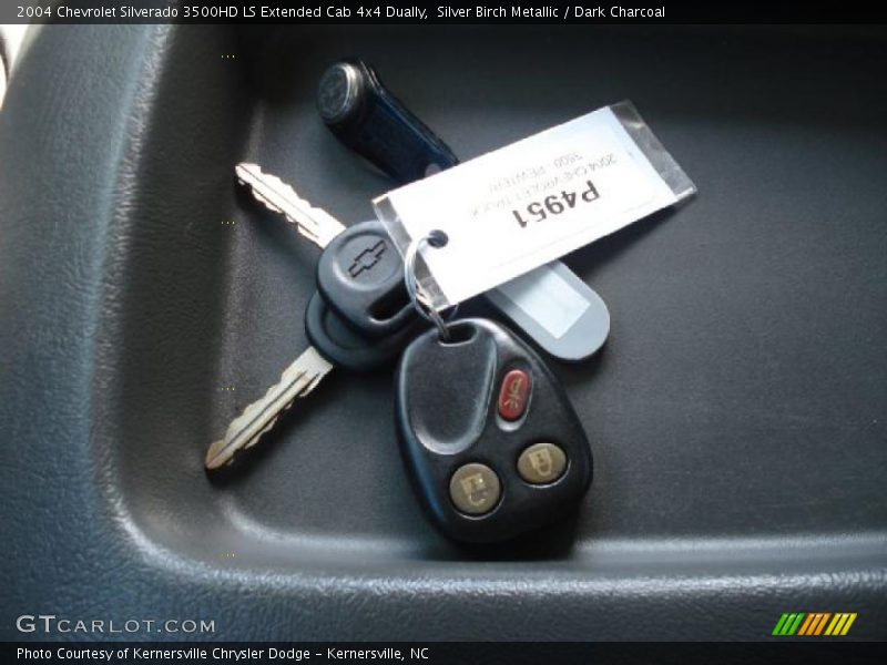 Silver Birch Metallic / Dark Charcoal 2004 Chevrolet Silverado 3500HD LS Extended Cab 4x4 Dually