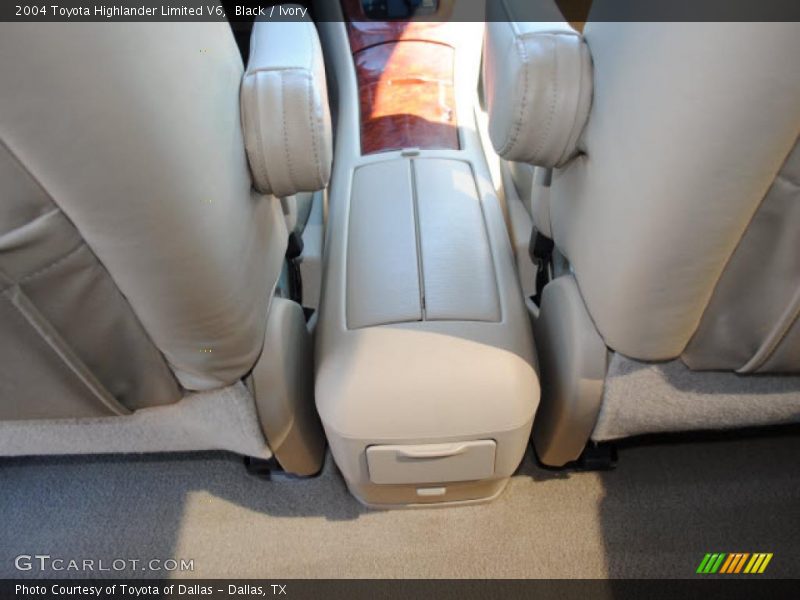 Black / Ivory 2004 Toyota Highlander Limited V6