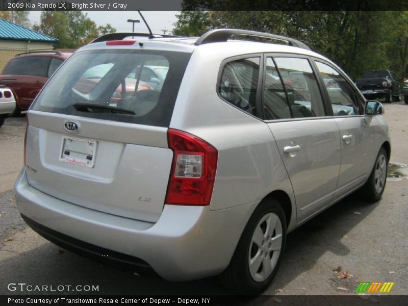Bright Silver / Gray 2009 Kia Rondo LX