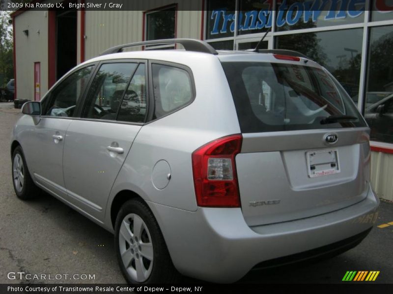 Bright Silver / Gray 2009 Kia Rondo LX