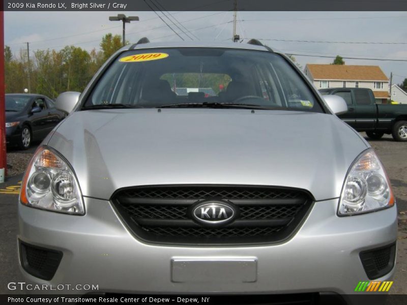 Bright Silver / Gray 2009 Kia Rondo LX