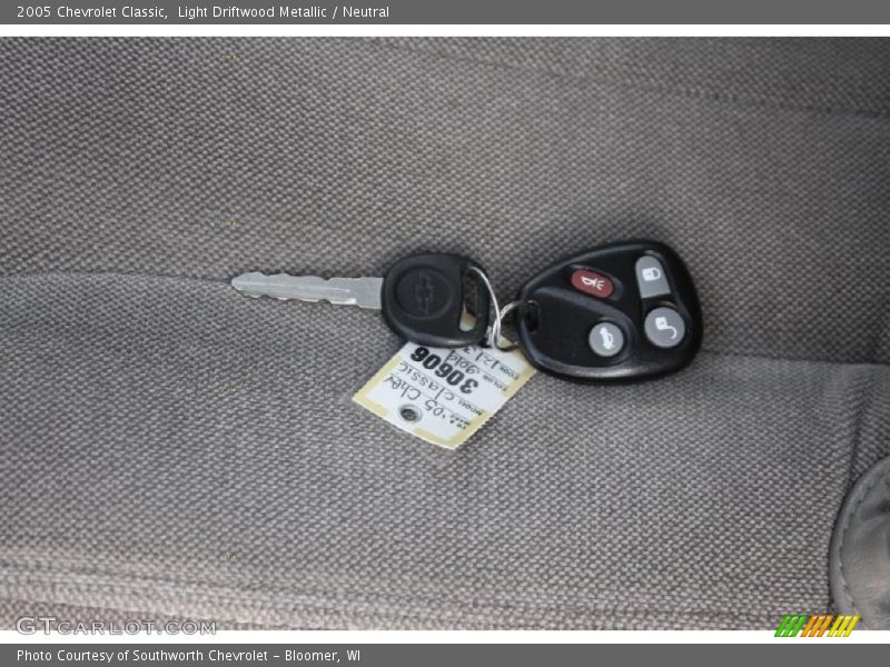 Light Driftwood Metallic / Neutral 2005 Chevrolet Classic
