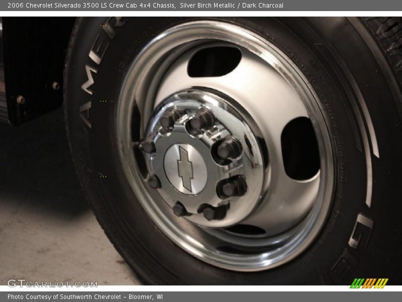  2006 Silverado 3500 LS Crew Cab 4x4 Chassis Wheel