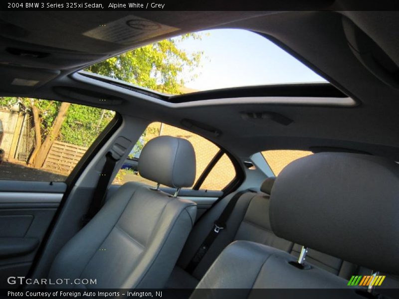 Alpine White / Grey 2004 BMW 3 Series 325xi Sedan