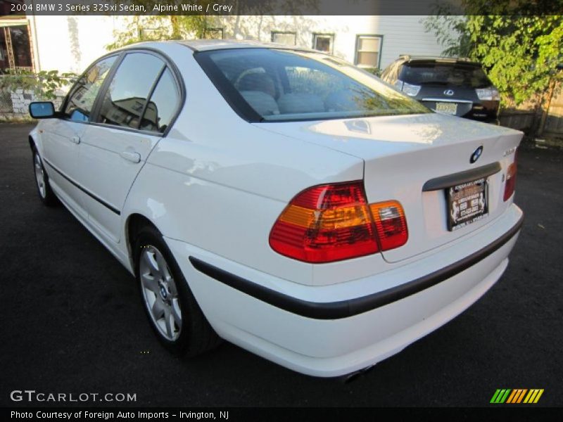 Alpine White / Grey 2004 BMW 3 Series 325xi Sedan
