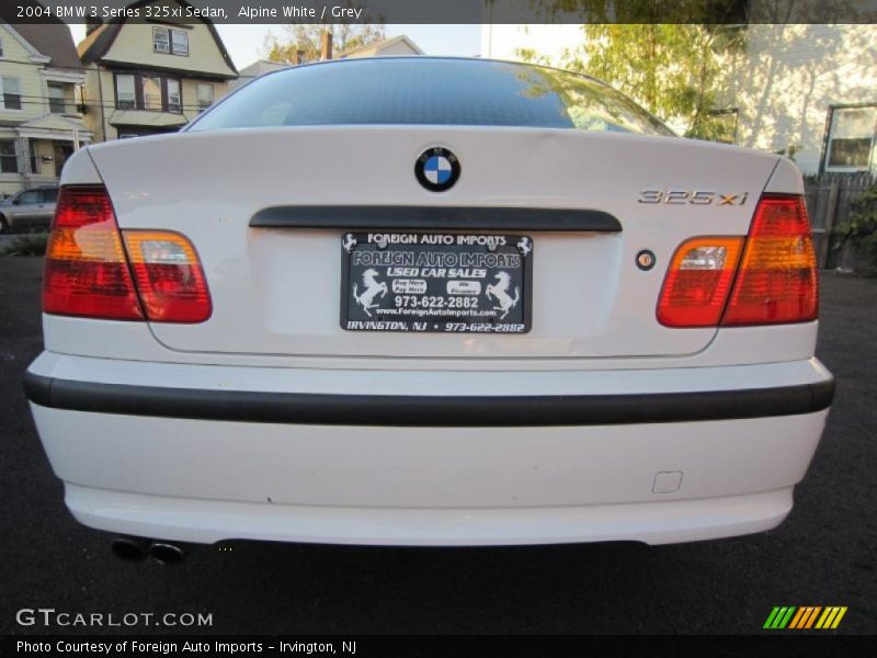 Alpine White / Grey 2004 BMW 3 Series 325xi Sedan
