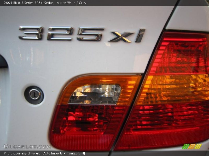 Alpine White / Grey 2004 BMW 3 Series 325xi Sedan