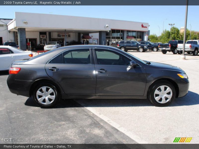 Magnetic Gray Metallic / Ash 2009 Toyota Camry LE