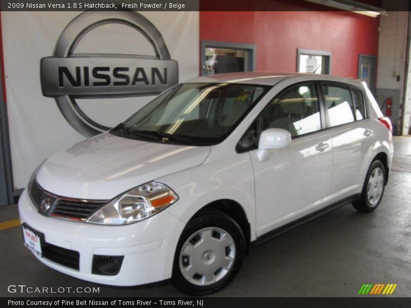 Fresh Powder / Beige 2009 Nissan Versa 1.8 S Hatchback