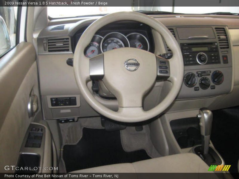 Fresh Powder / Beige 2009 Nissan Versa 1.8 S Hatchback