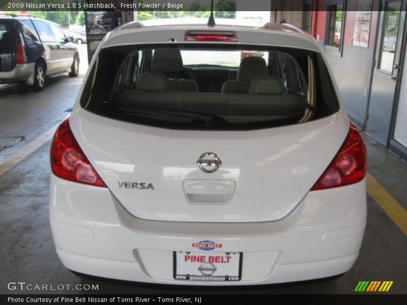Fresh Powder / Beige 2009 Nissan Versa 1.8 S Hatchback
