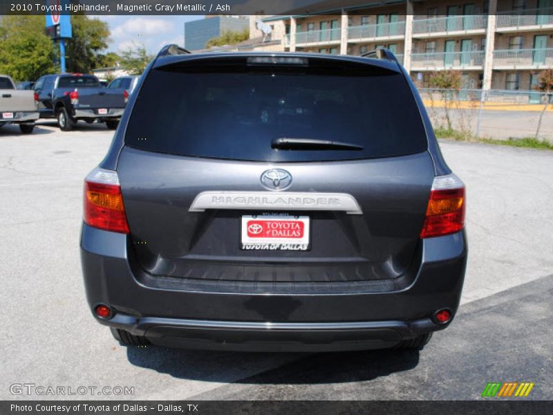 Magnetic Gray Metallic / Ash 2010 Toyota Highlander