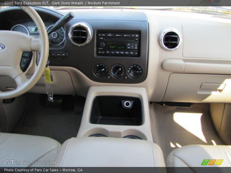  2006 Expedition XLT Medium Parchment Interior
