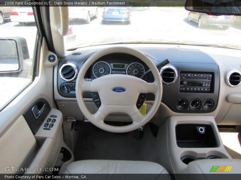 Dashboard of 2006 Expedition XLT