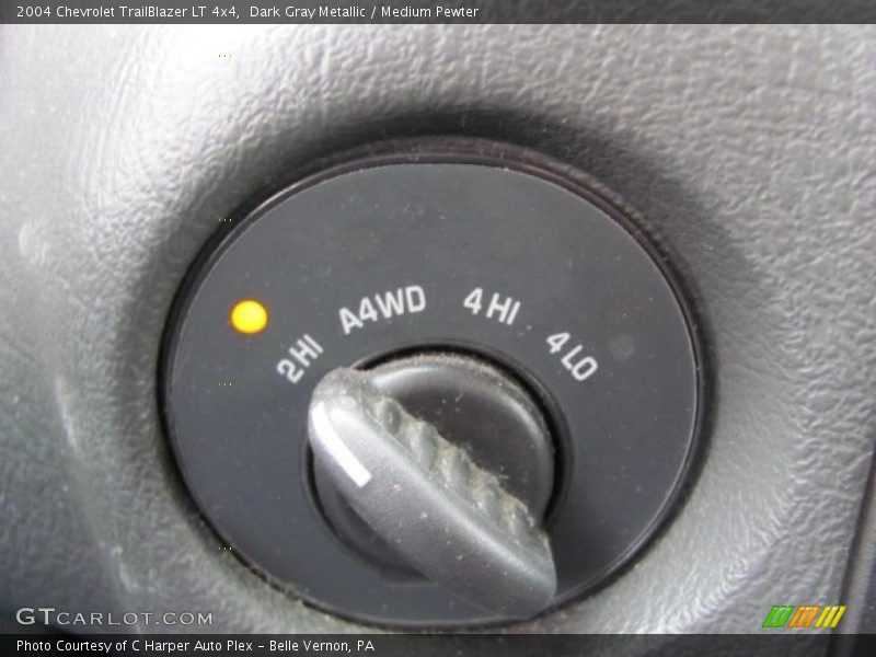 Dark Gray Metallic / Medium Pewter 2004 Chevrolet TrailBlazer LT 4x4