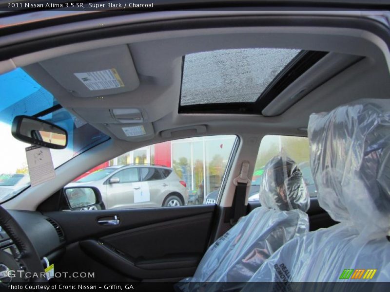 Sunroof of 2011 Altima 3.5 SR