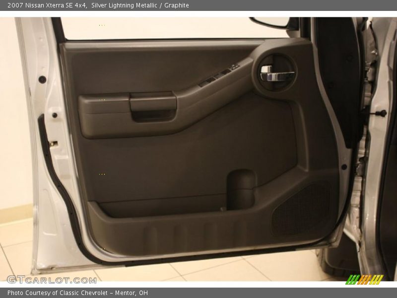Silver Lightning Metallic / Graphite 2007 Nissan Xterra SE 4x4