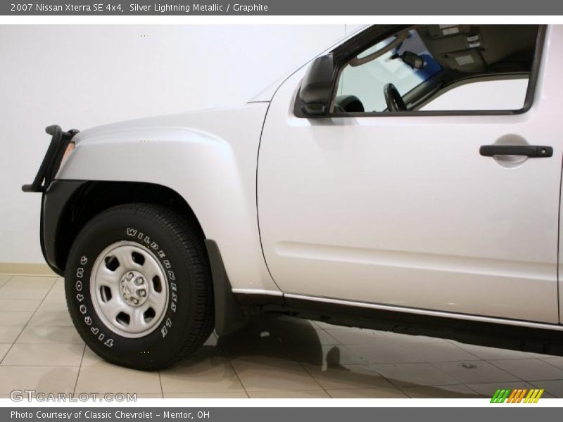 Silver Lightning Metallic / Graphite 2007 Nissan Xterra SE 4x4