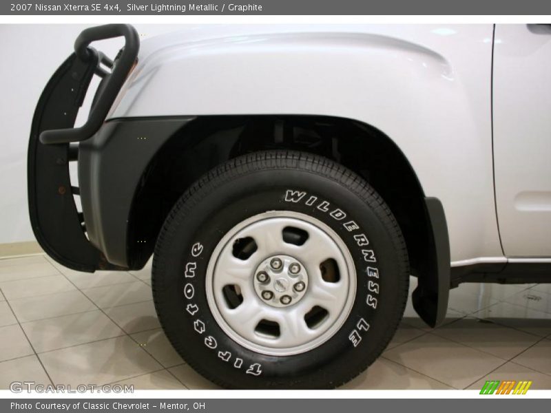 Silver Lightning Metallic / Graphite 2007 Nissan Xterra SE 4x4