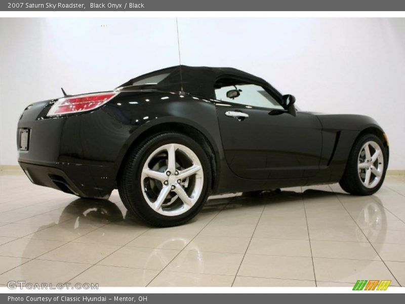 Black Onyx / Black 2007 Saturn Sky Roadster
