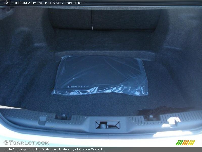 Ingot Silver / Charcoal Black 2011 Ford Taurus Limited
