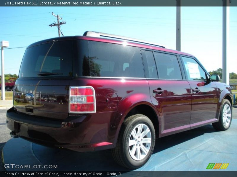 Bordeaux Reserve Red Metallic / Charcoal Black 2011 Ford Flex SE