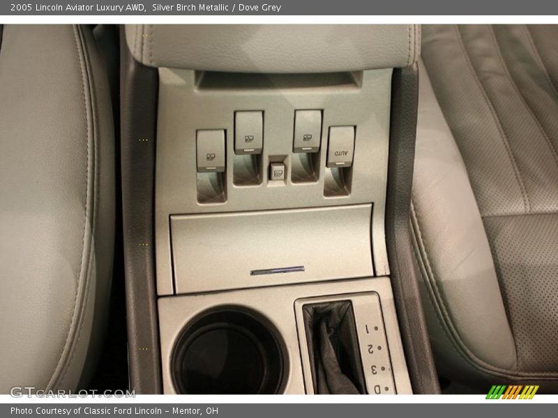 Controls of 2005 Aviator Luxury AWD