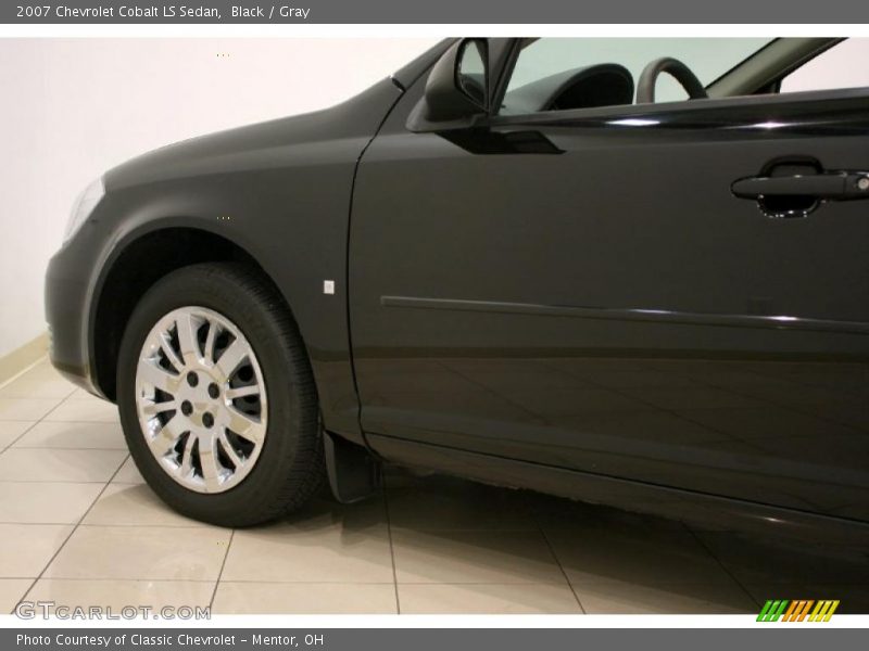 Black / Gray 2007 Chevrolet Cobalt LS Sedan