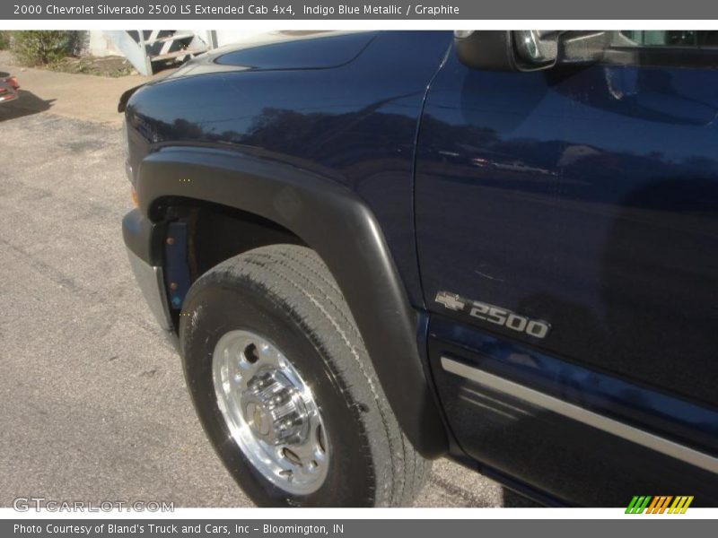 Indigo Blue Metallic / Graphite 2000 Chevrolet Silverado 2500 LS Extended Cab 4x4