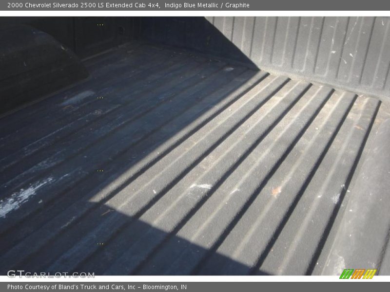 Indigo Blue Metallic / Graphite 2000 Chevrolet Silverado 2500 LS Extended Cab 4x4
