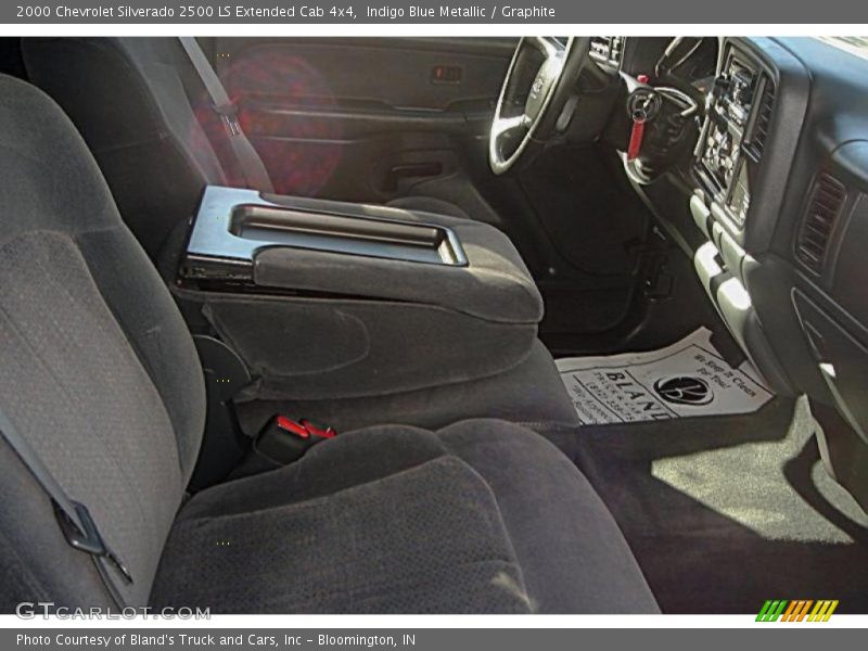Indigo Blue Metallic / Graphite 2000 Chevrolet Silverado 2500 LS Extended Cab 4x4